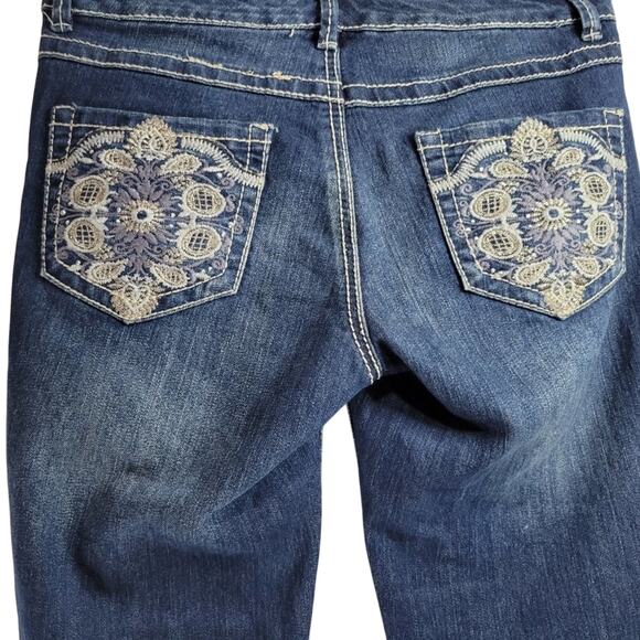 Womens Denim Capri Jeans Embellished Pockets White Stitching Blue Wash - Picture 6 of 13